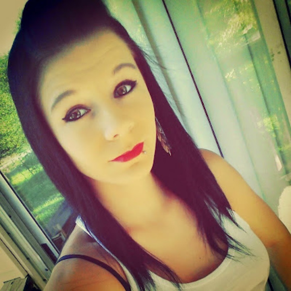 Meet your Posher, Erika - Picture 1 of 1